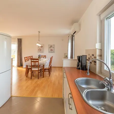 Vikendica Stunning In Opuzen W/ 4 Bedrooms *