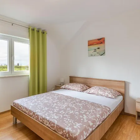 Stunning In Opuzen W/ 4 Bedrooms Opuzen (Dubrovnik-Neretva)