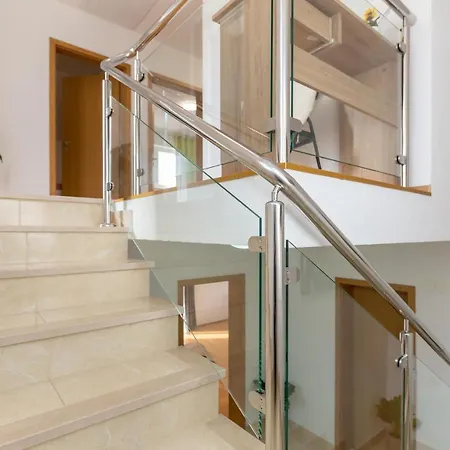 Holiday home Stunning In Opuzen W/ 4 Bedrooms