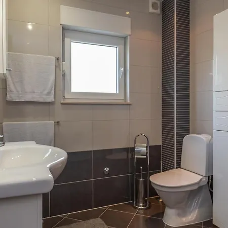 Holiday home Stunning In Opuzen W/ 4 Bedrooms